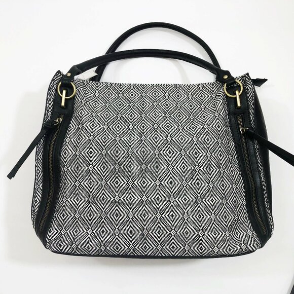 Jen & Co. Connar Diamond Black & White Woven Design Large Tote 16x5.5x13 Inches - Picture 5 of 8